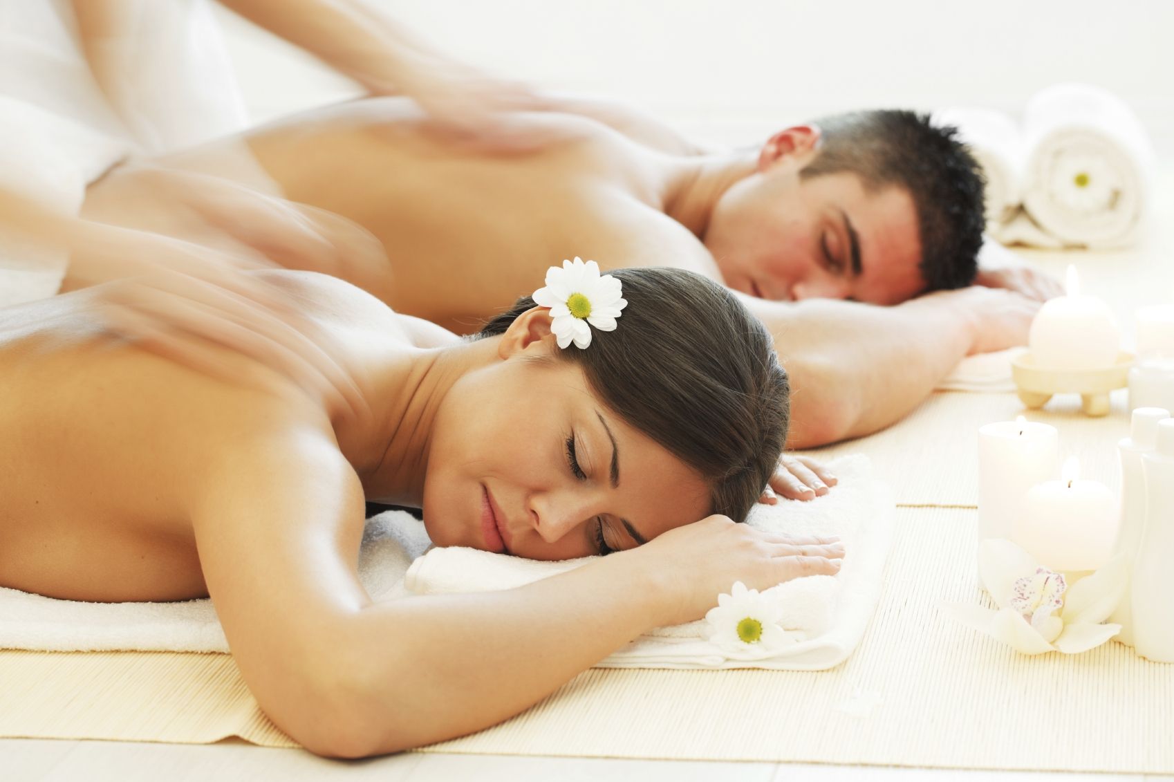 couple-massage-u-1352292729696811401