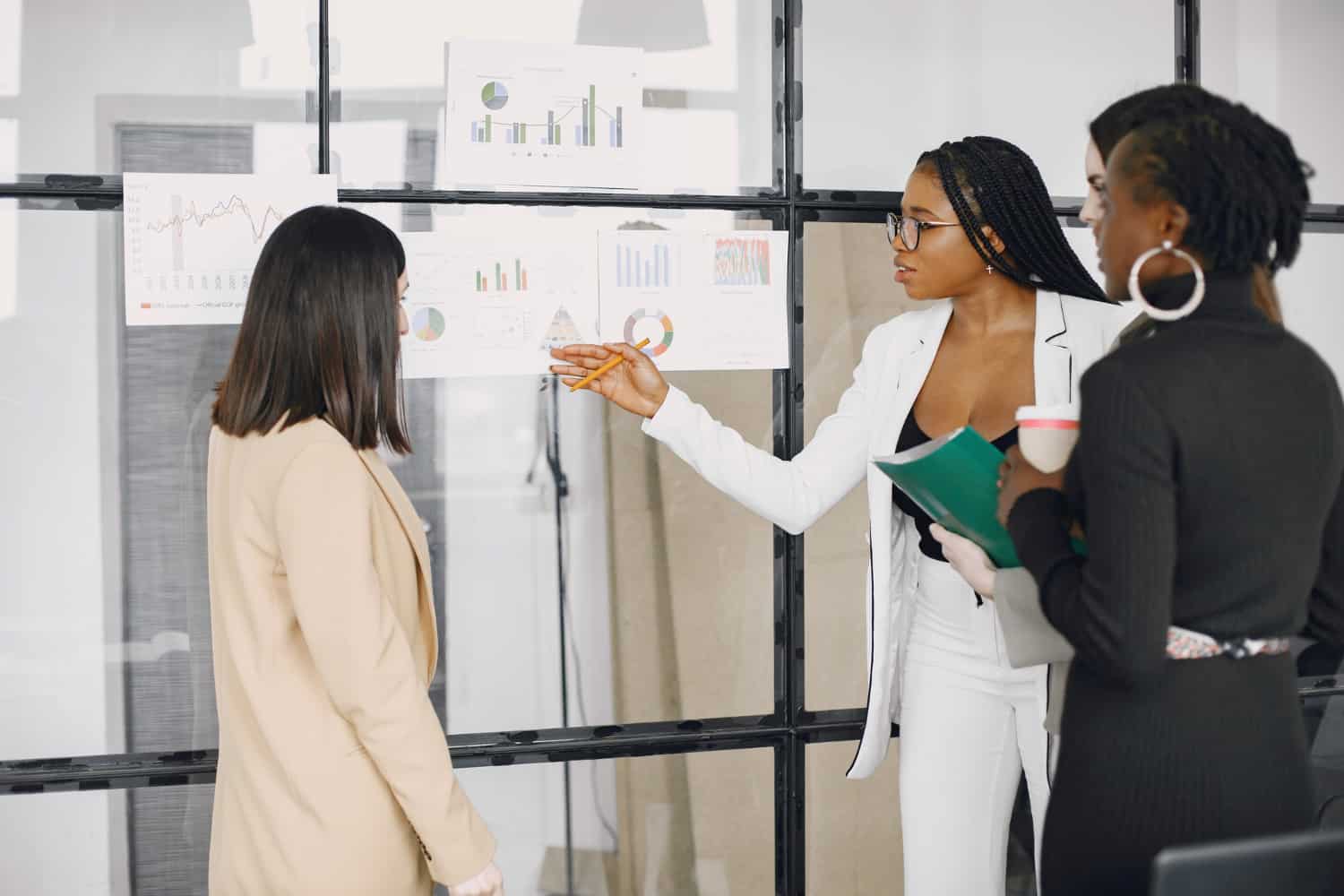 diverse-employees-listening-female-manager-woman-speaking-group-meeting-african-american